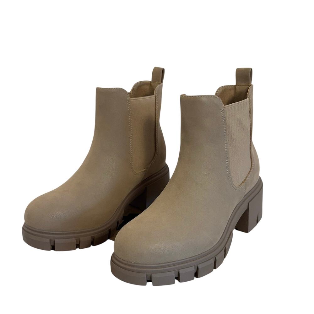 🖤 MIA Ivy Lug Sole Chelsea Boot – Stone Brush – Size 8 – New in Box